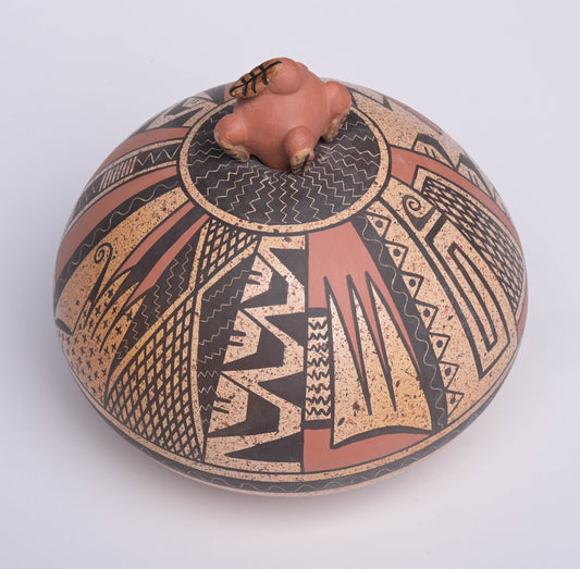 Medium-sized hand-coiled, Hopi-clay pot with Koyemsi (mudhead) stopper